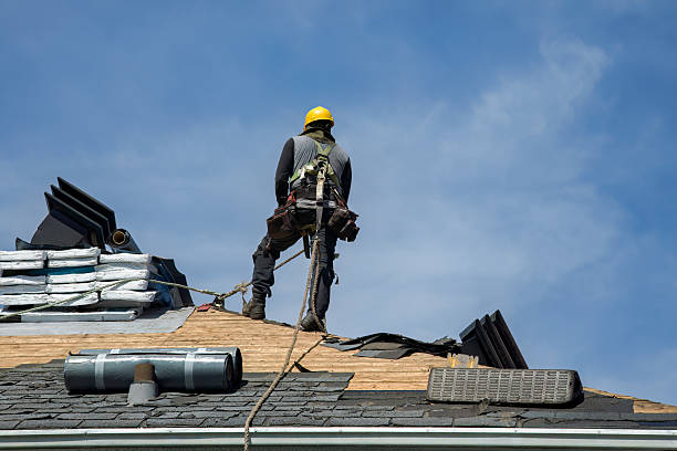 Professional Gutter Installation technician working in Robertsville, MO